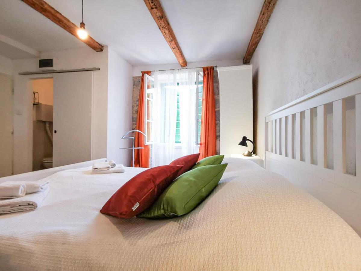 Val Comeza Hotel Komiza Bagian luar foto