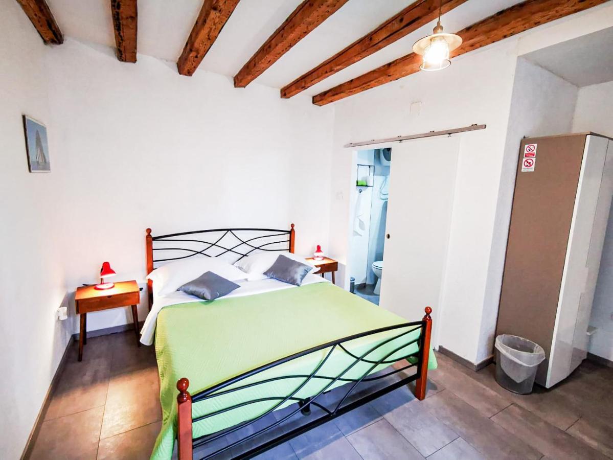 Val Comeza Hotel Komiza Bagian luar foto