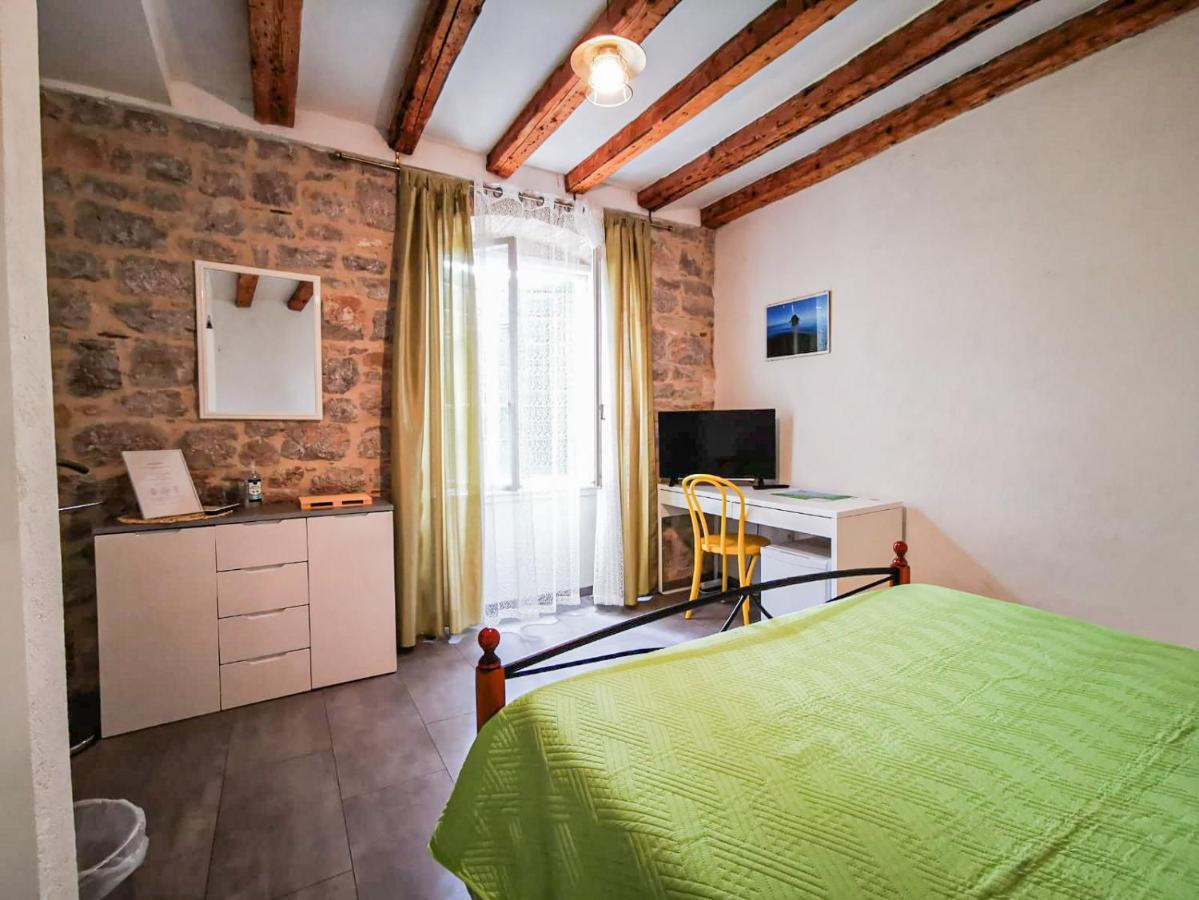 Val Comeza Hotel Komiza Bagian luar foto