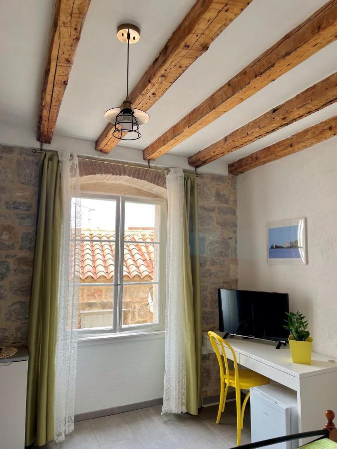 Val Comeza Hotel Komiza Bagian luar foto