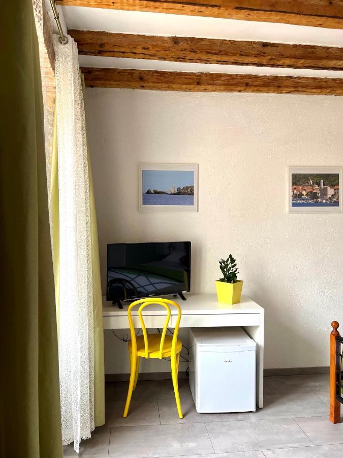 Val Comeza Hotel Komiza Bagian luar foto