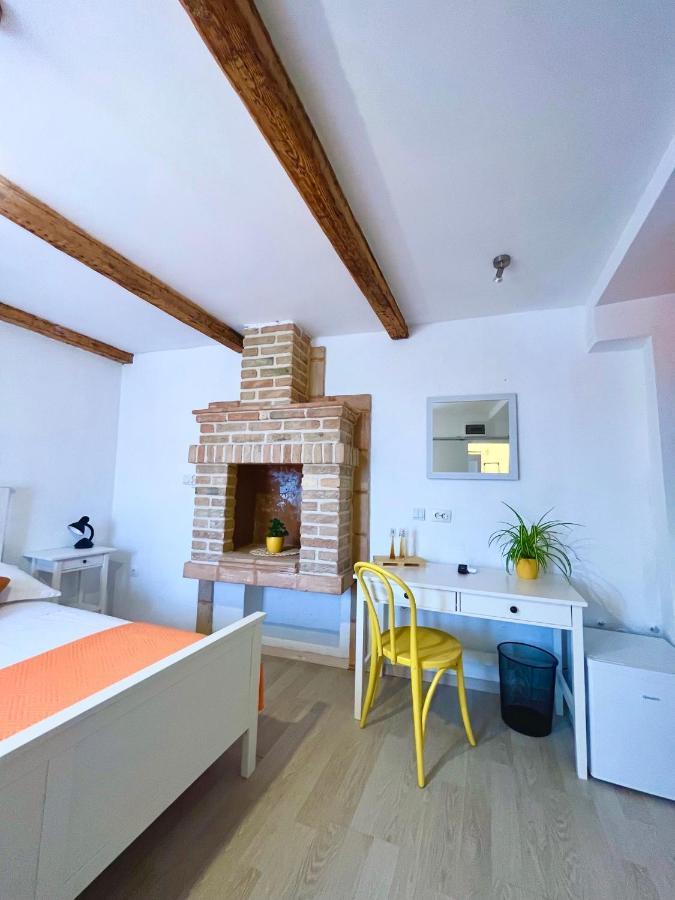 Val Comeza Hotel Komiza Bagian luar foto
