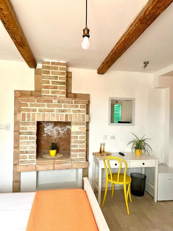 Val Comeza Hotel Komiza Bagian luar foto