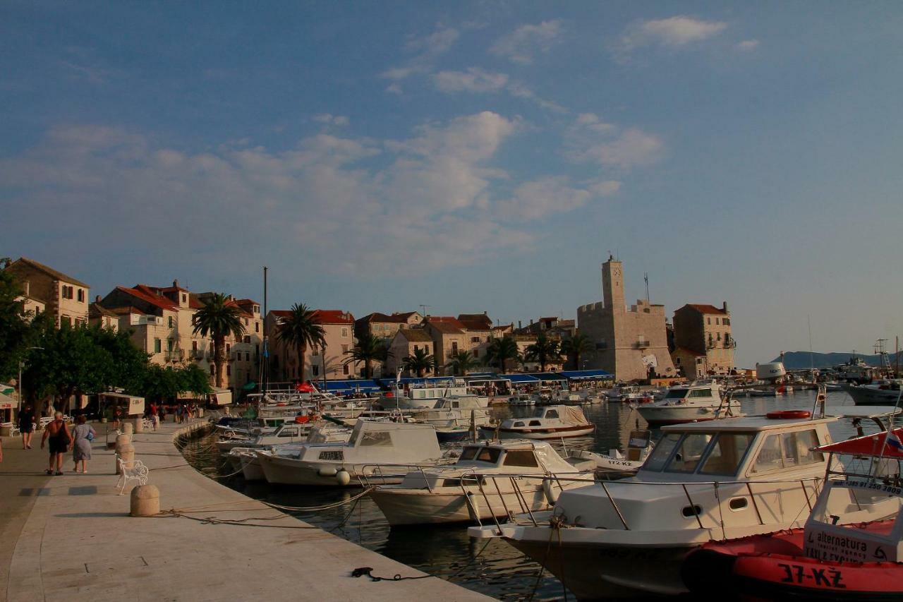 Val Comeza Hotel Komiza Bagian luar foto