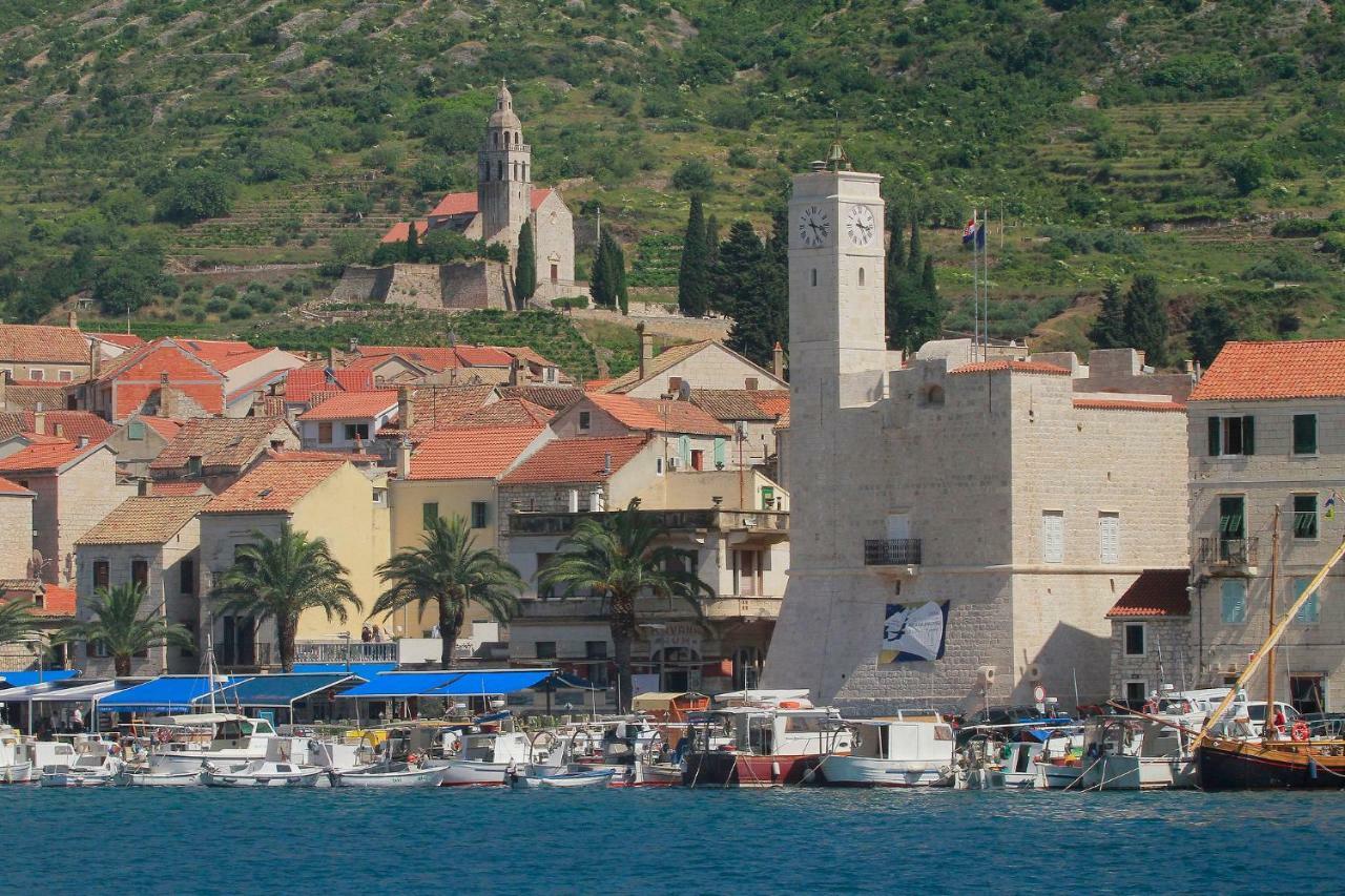 Val Comeza Hotel Komiza Bagian luar foto