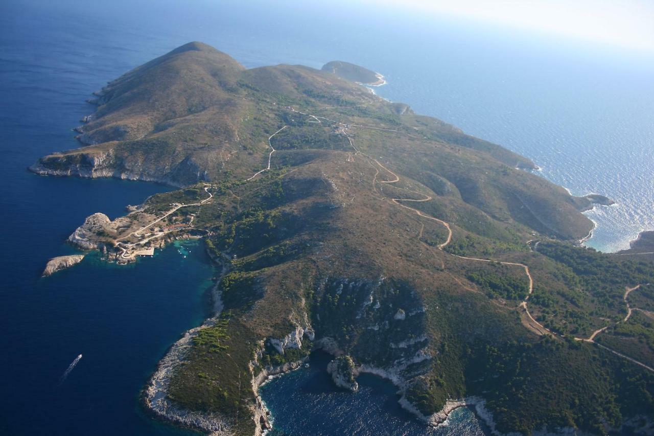 Val Comeza Hotel Komiza Bagian luar foto