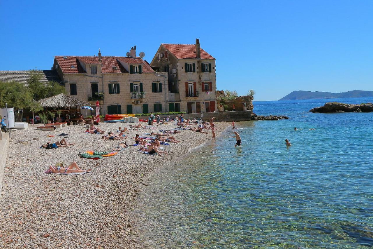 Val Comeza Hotel Komiza Bagian luar foto
