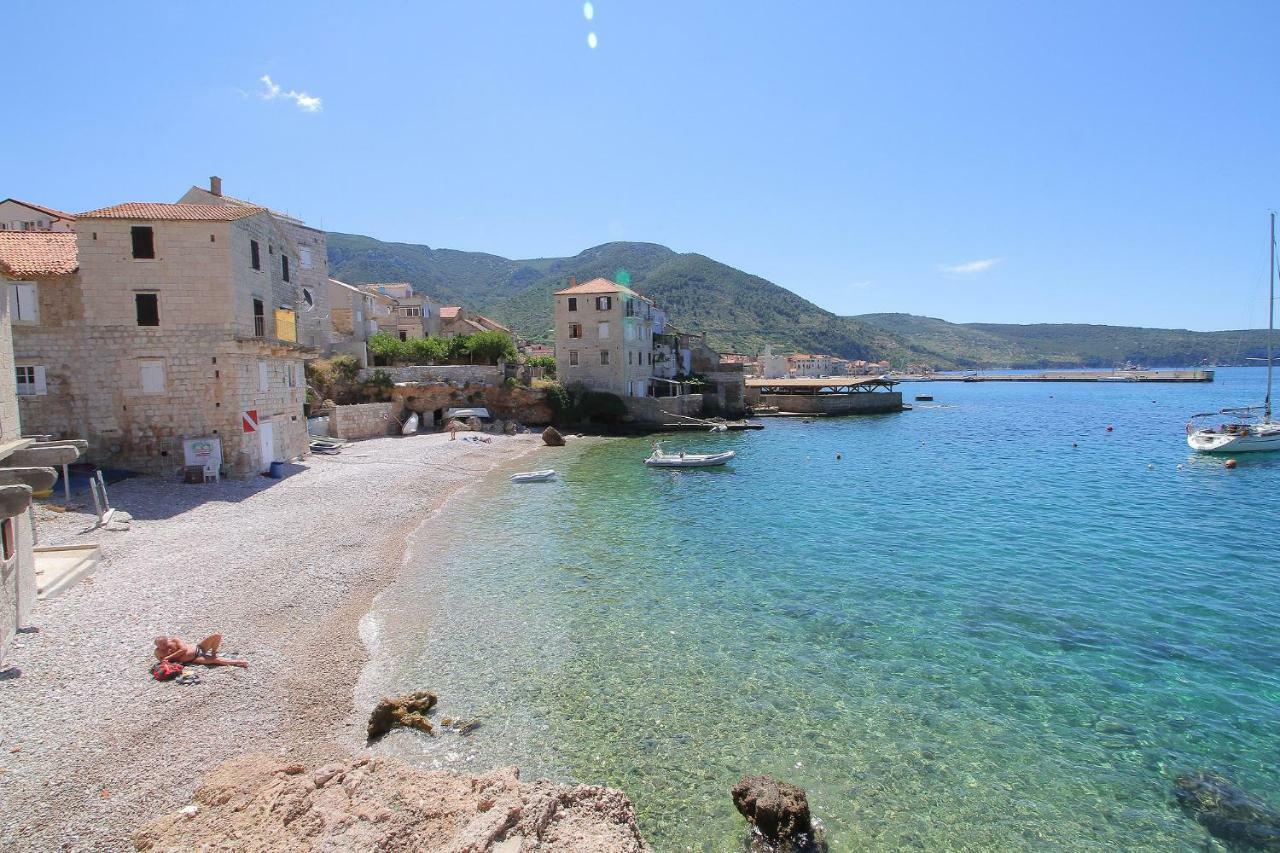 Val Comeza Hotel Komiza Bagian luar foto