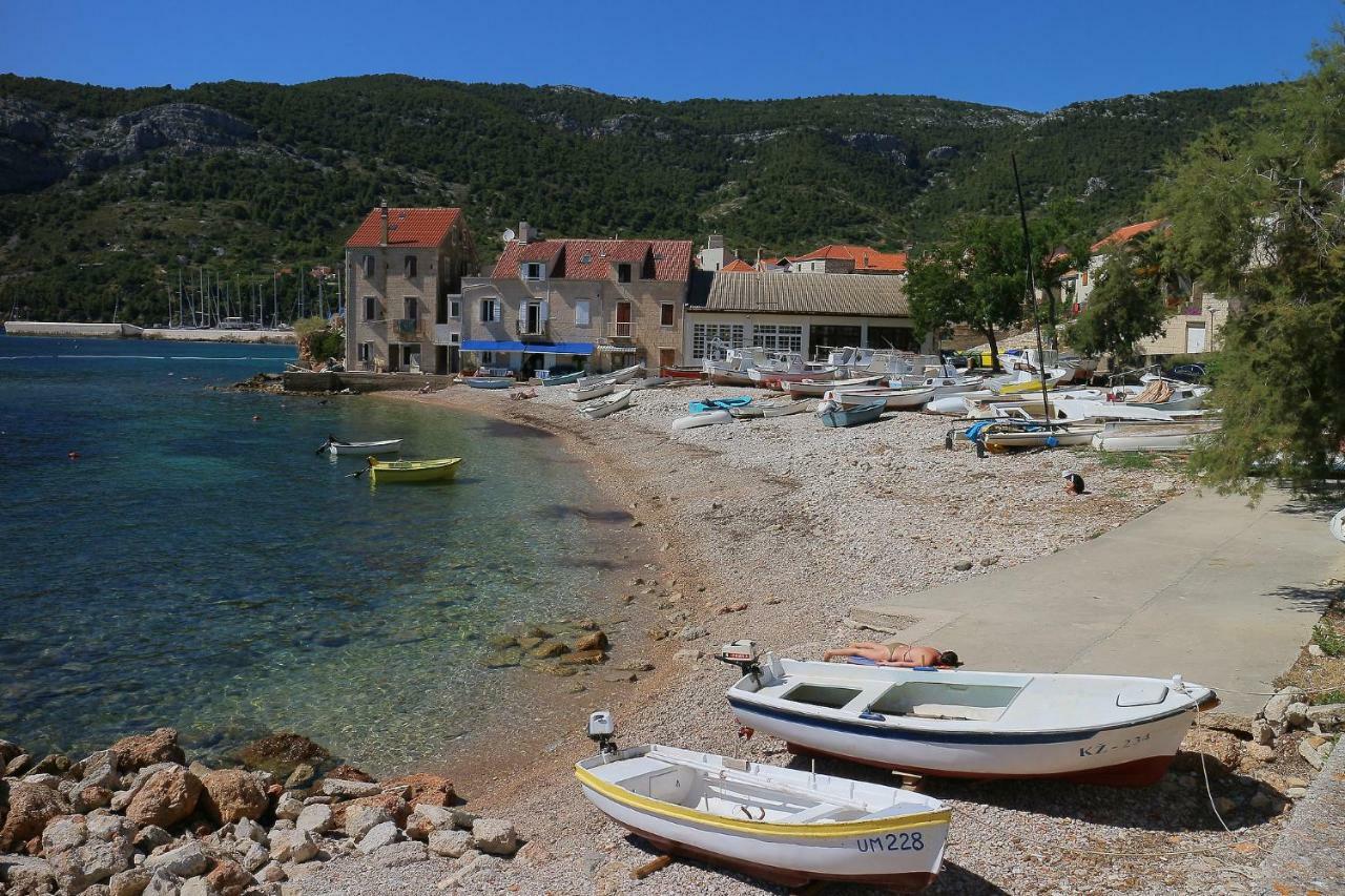 Val Comeza Hotel Komiza Bagian luar foto