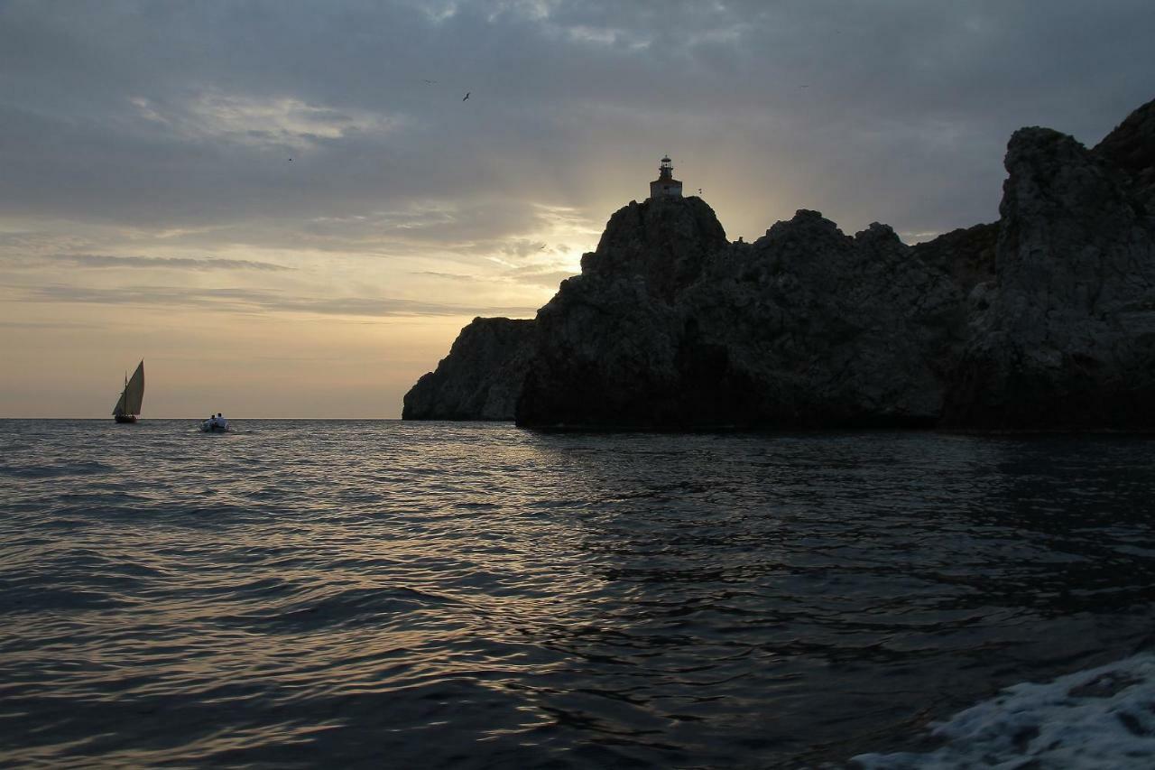 Val Comeza Hotel Komiza Bagian luar foto